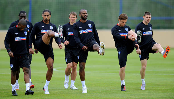 保持位置的 保持位置的