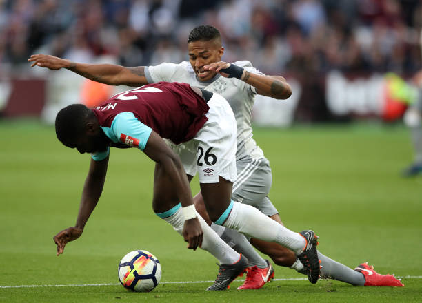 直在努力重 直在努力重